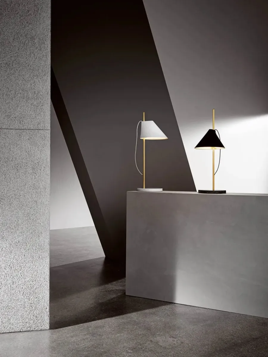 Yuh Brass bordlampe fra<Louis Poulsen Clearance