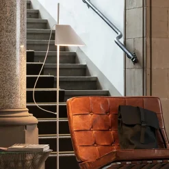 Yuh gulvlampe fra<Louis Poulsen Best